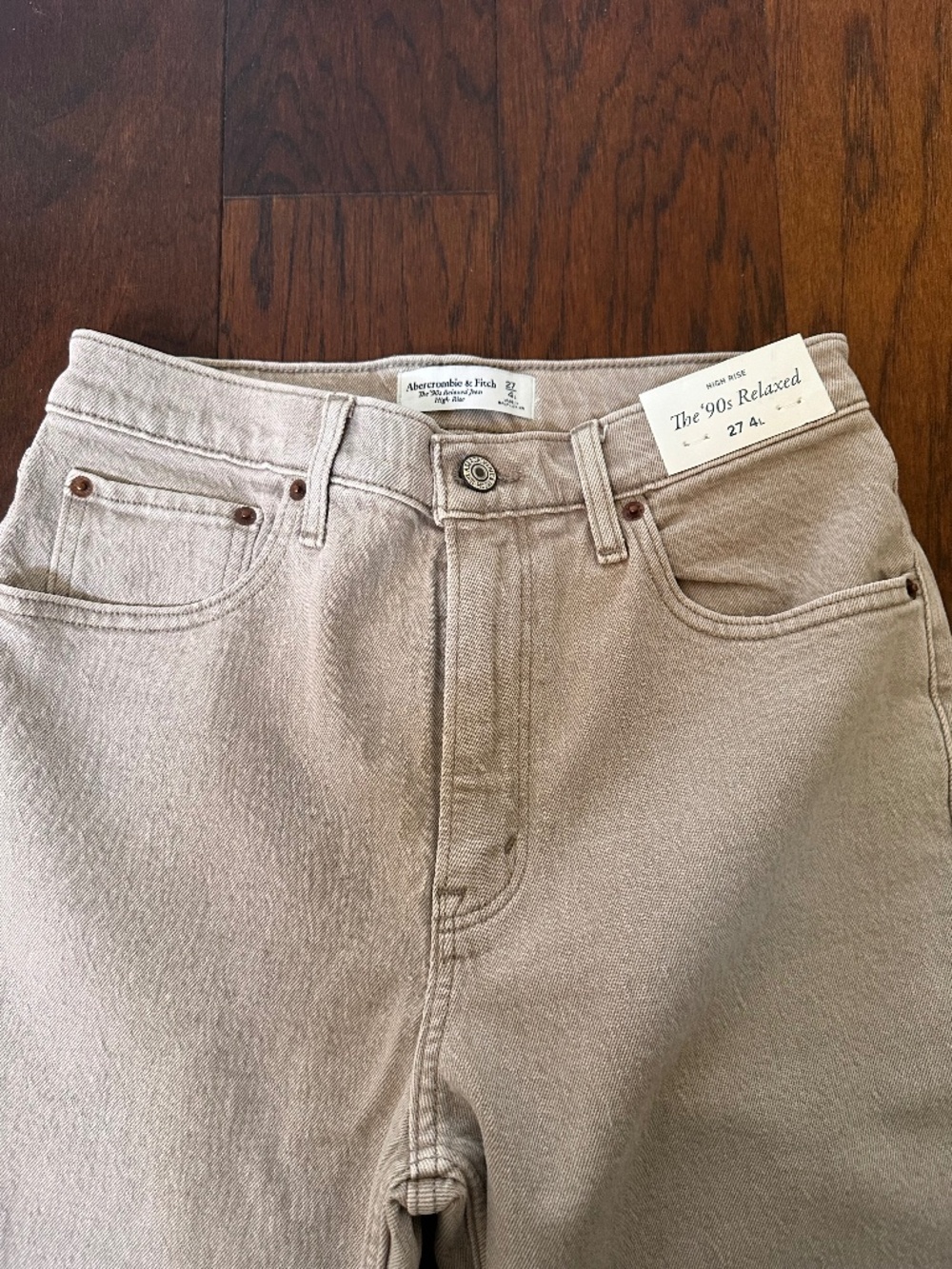 Abercrombie & Fitch 90s Relaxed high rise jeans in tan/oat Size 4 LONG/27 Waist